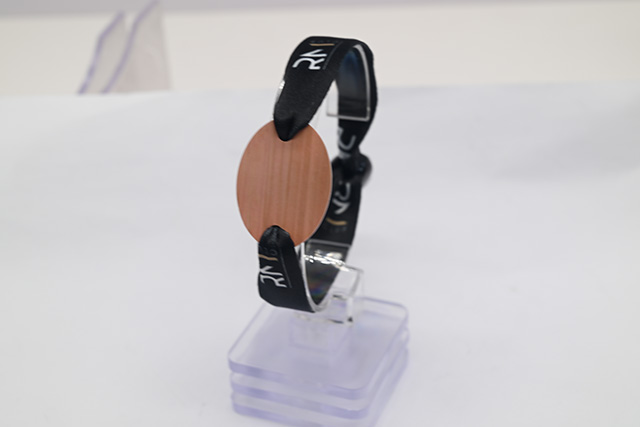 農(nóng)行打造“閃付”功能滴膠卡借記卡 零門檻的城市“一卡通” 農(nóng)行打造“閃付”功能滴膠卡借記卡 零門檻的城市“一卡通”